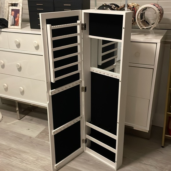 JEWELRY CASE. - Picture 3 of 7